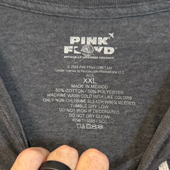 Pink Floyd Charcoal Tee with Rainbow Graphic - Picture 3 of 8